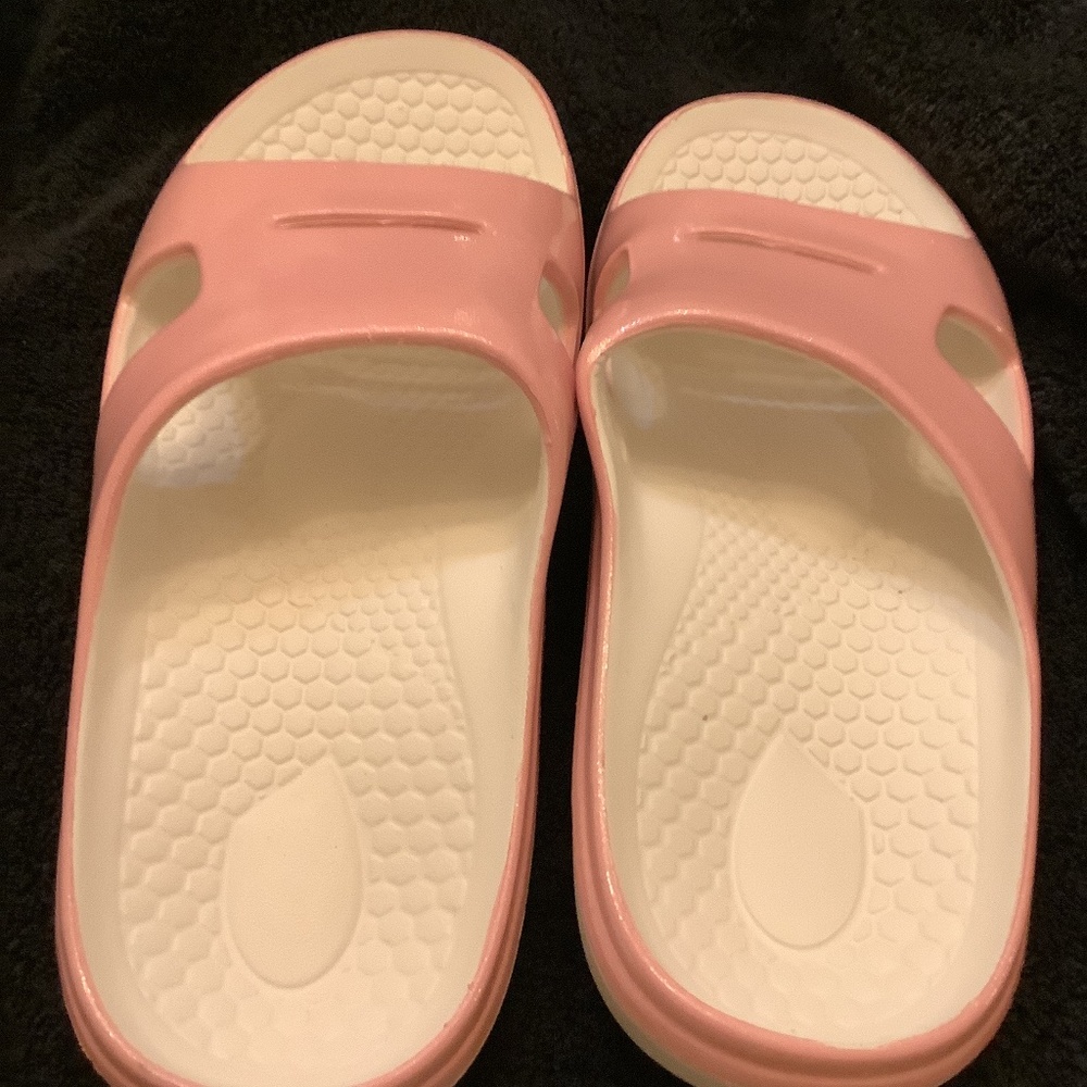 Spenco waterproof slides. 10 wide